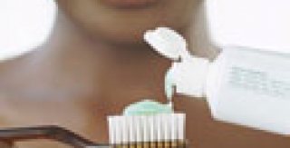 Phương tiện bổ sung cho chải răng 