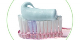 Kem đánh răng không thể làm trắng răng 