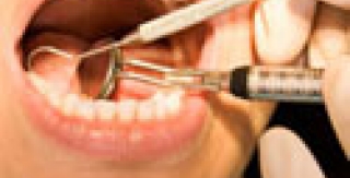 Vệ sinh răng miệng hàng ngày chỉ chải răng là đủ? 