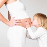 Thời kỳ mang thai: bệnh về lợi và nôn ọe khi chải răng