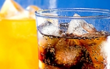 Uống nước đóng chai dễ bị sâu răng 