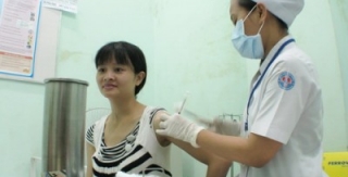 KHÔNG NÊN CHÍCH NGỪA LAO (B.C.G) SAU SINH ? 