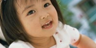 Sốt mọc răng hay sốt do viêm họng ?