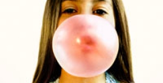 Nhai kẹo cao su (Chewing gum) có cho phép làm sạch răng?