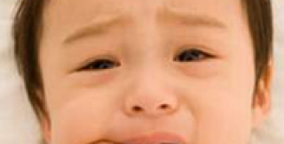 Lạ lùng dòng họ có những cháu trai không mọc răng 