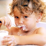 Sữa chua giúp giảm sâu răng ở trẻ 